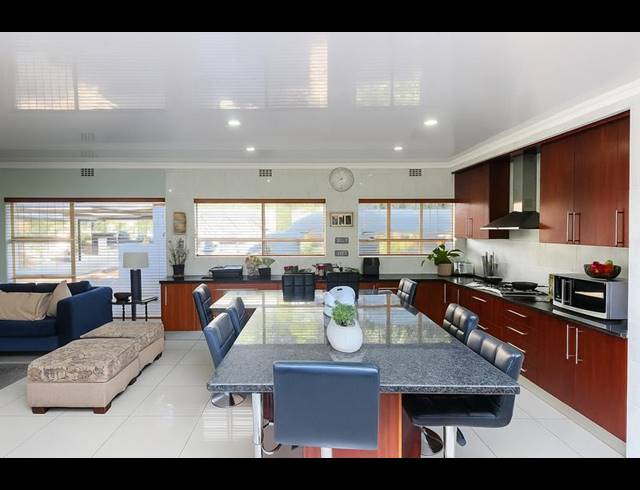 5 BEDROOM HOUSE FOR SALE IN WIERDA PARK